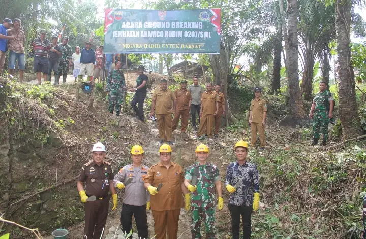 Kodim 0207/Simalungun Melaksanakan Ground Breaking Pembangunan Jembatan Merah Putih Dan Bakti sosial Dalam rangka HUT Persit Ke-80.