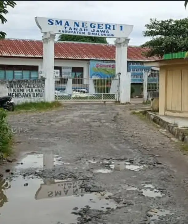 Kepala Sekolah SMA Negeri 1 Tanah Jawa Bungkam Soal Dana BOS 2025, Realisasi Anggaran Jadi Sorotan.