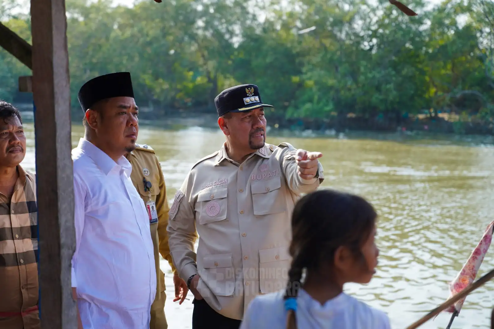 Kunjungi SDN 05 dan SDN 09 Desa Bogak, Bupati Baharuddin Pastikan Perbaikan Bangunan Dilakukan Tahun Ini