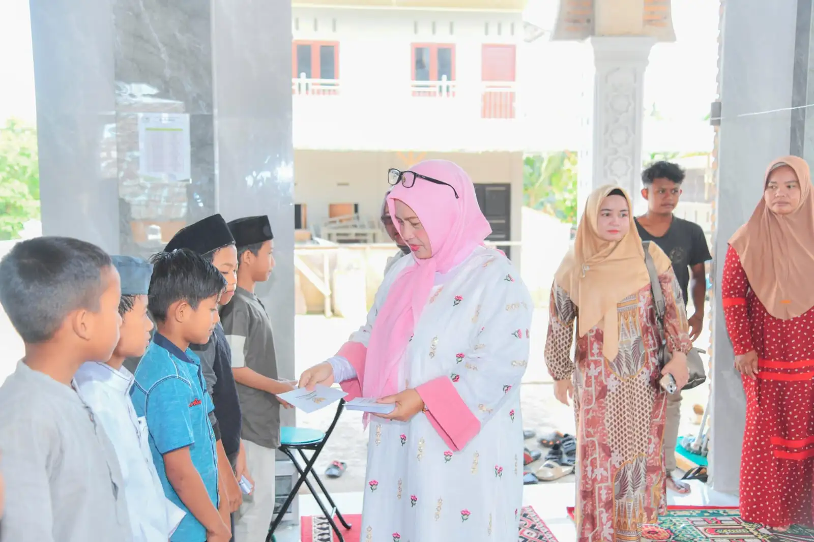 Ny Henny Heridawaty Tegaskan Komitmen TP PKK Batu Bara Hadir di tengah Masyarakat Melalui Aksi Sosial