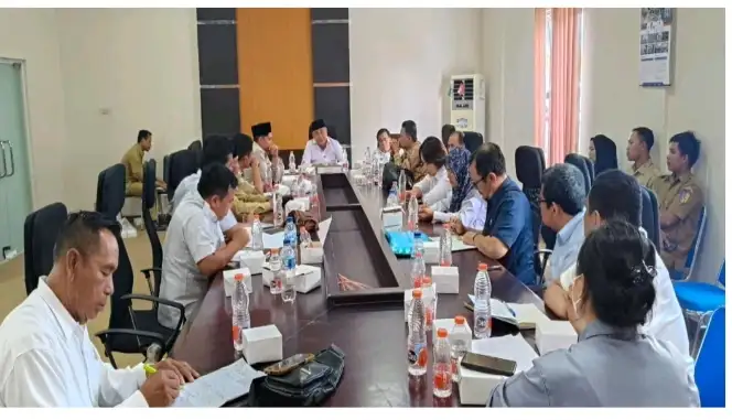 DPRD Batu Bara Gelar RDP Dengan PTPN IV Tanah Itam Ulu, Bahas Keluhan Warga Soal Parit Batas Perkebunan.