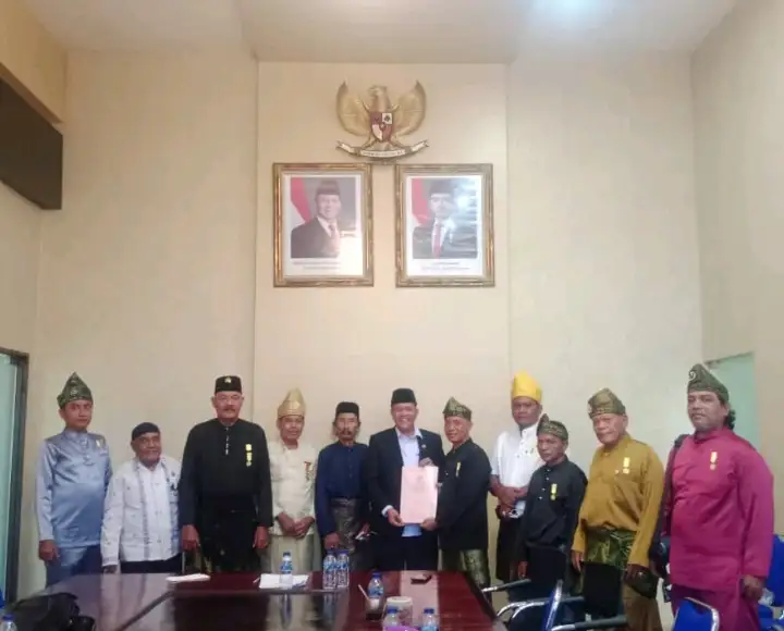 DPRD Batu Bara Terima Audiensi Majelis Kedatukan Melayu, Dorong Penguatan Lembaga Adat Lewat Perda.