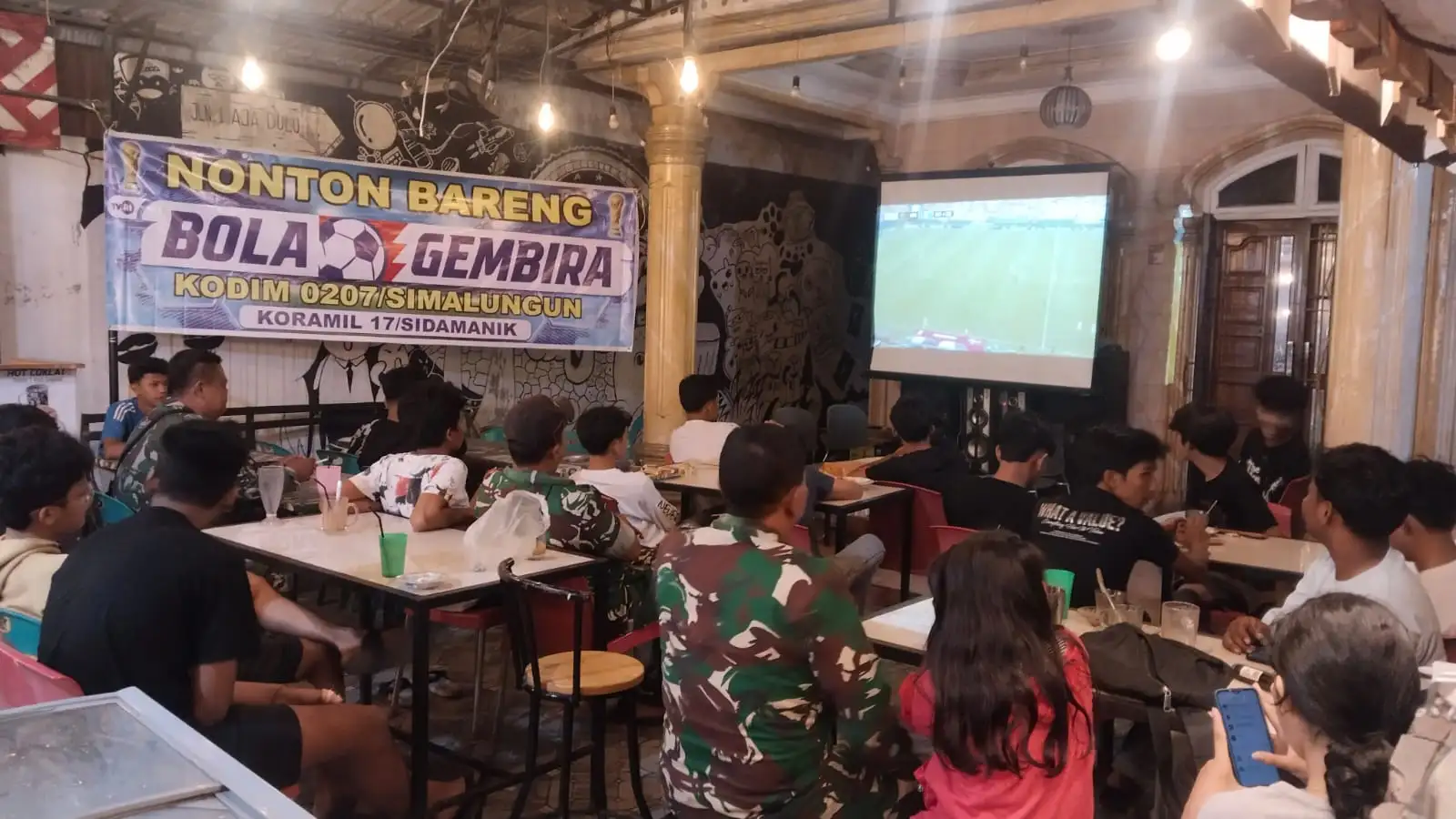 Kodim 0207/Simalungun Hadirkan Kebersamaan Di Balik Serunya Perempat Final Piala Dunia 2026.
