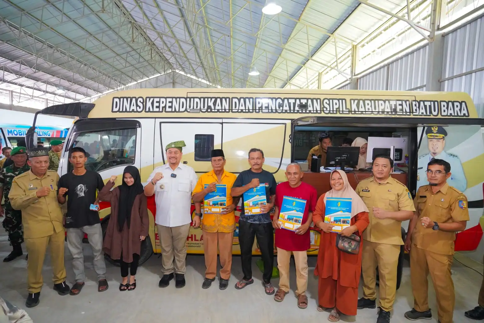 Pastikan Pelayanan Optimal, Bupati Baharuddin Tinjau Pelaksanaan Berlayar di Kecamatan Talawi