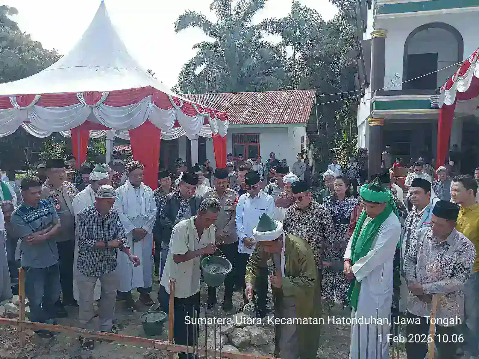 Danramil Tanah Jawa Hadiri Peletakan Batu Pertama Pembangunan Rumah Tahfidz Qur’an Di Hatonduhan.