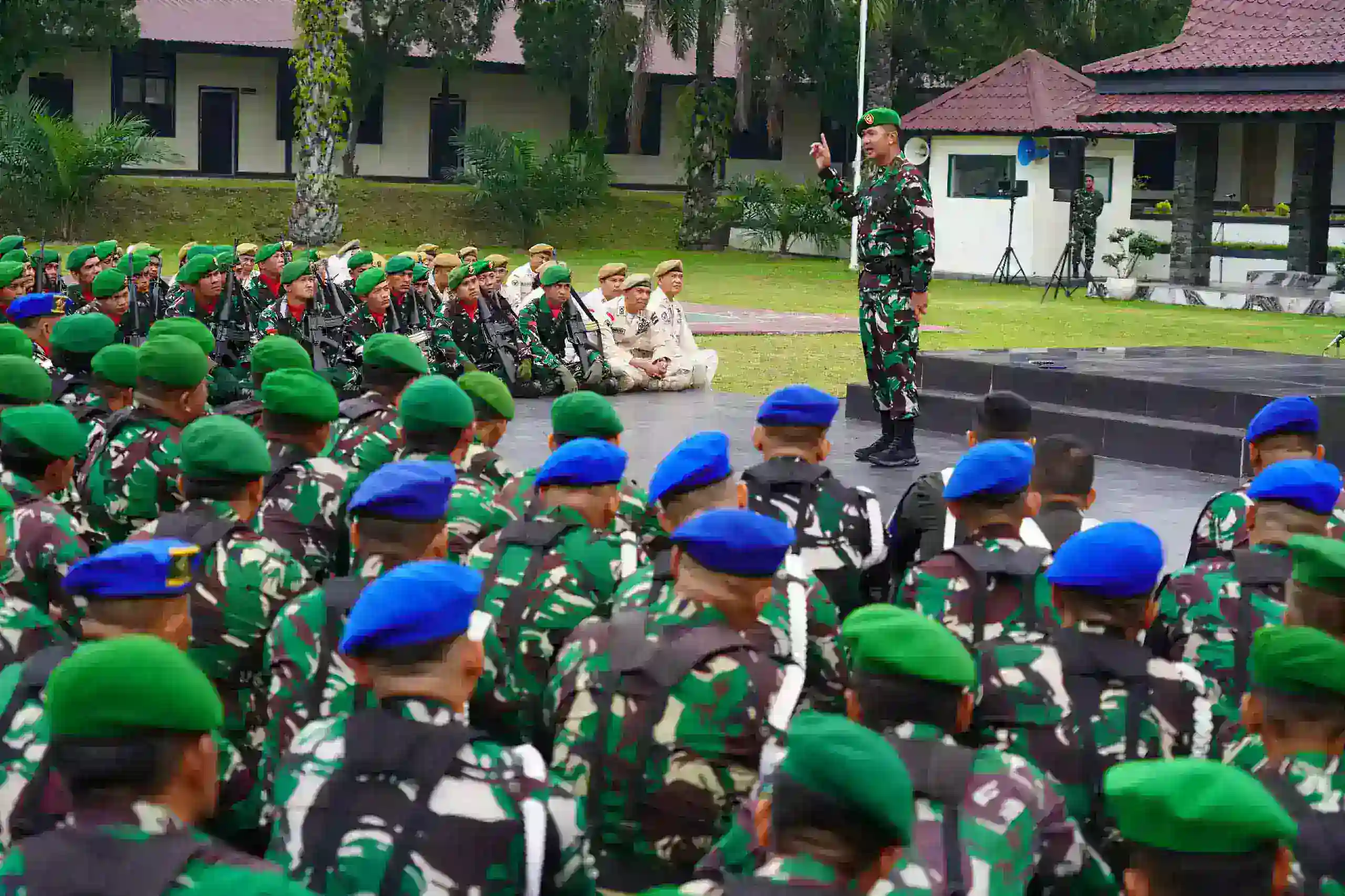 Danrem 022/PT Pimpin Upacara 17-an, Dilanjutkan Dengan Jam Komandan Untuk Tegaskan Disiplin Dan Loyalitas Prajurit.