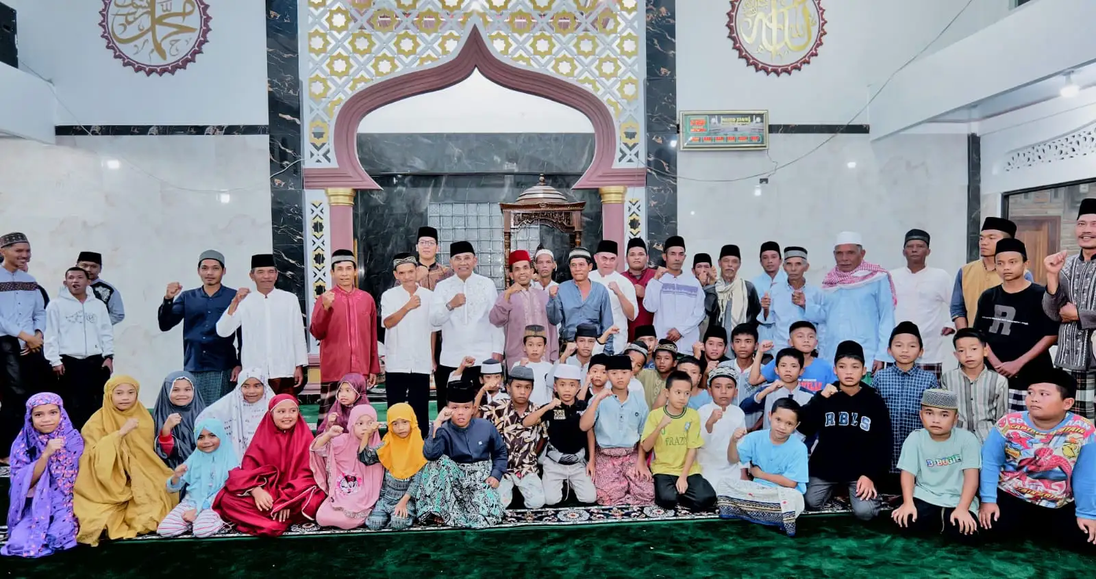 Silaturahmi dengan Masyarakat Nagori Limag dan Shalat Tarawih Bersama, Bupati Simalungun Ajak Masyarakat Perbaiki Diri