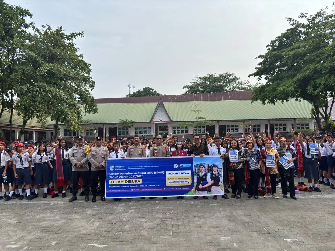 Beasiswa 100 Persen, Polres Samosir Kenalkan SMA Kemala Taruna Bhayangkara Kepada Siswa SMP.