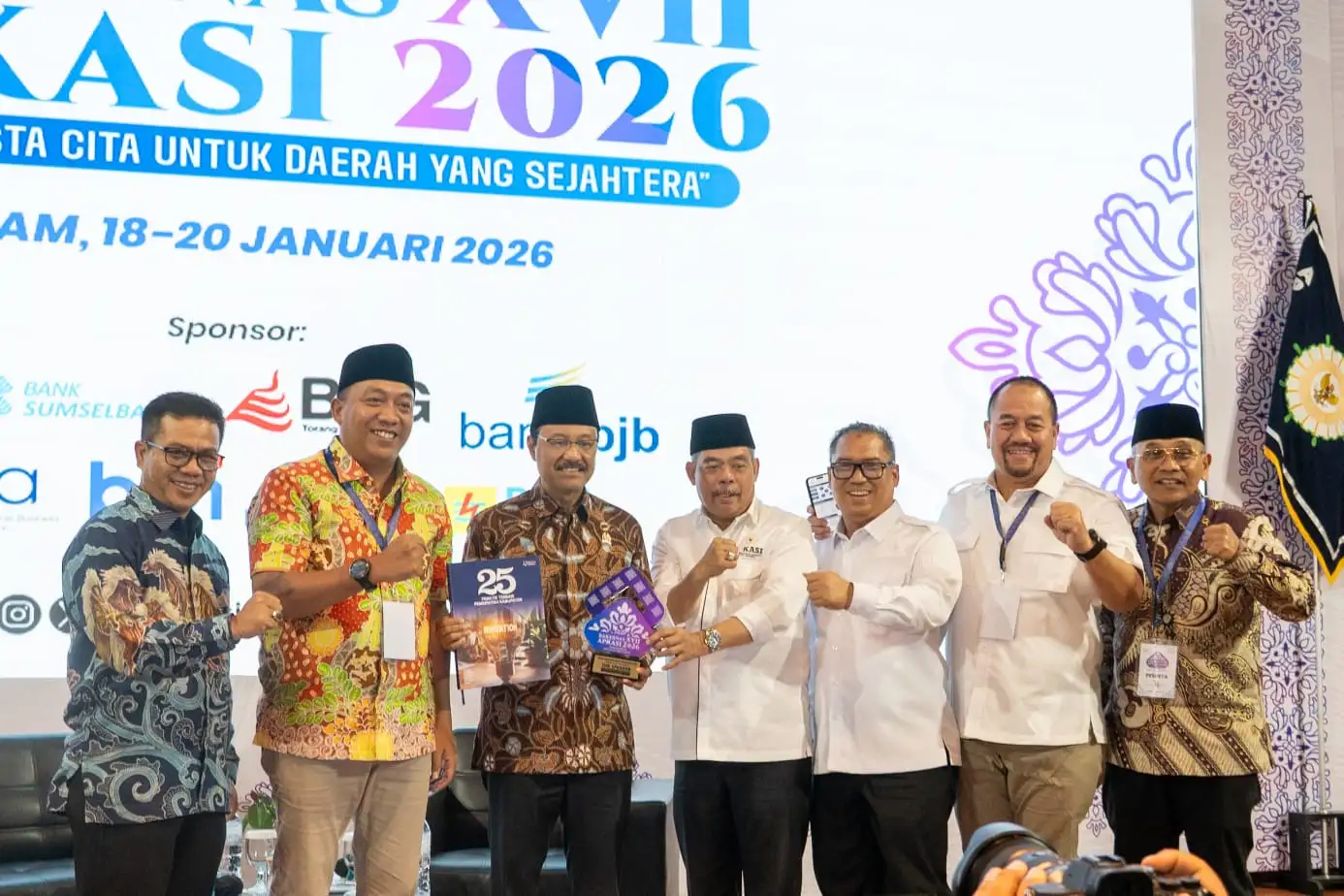 Bupati Batu Bara Ikuti Penutupan Rakernas APKASI XVII di Batam