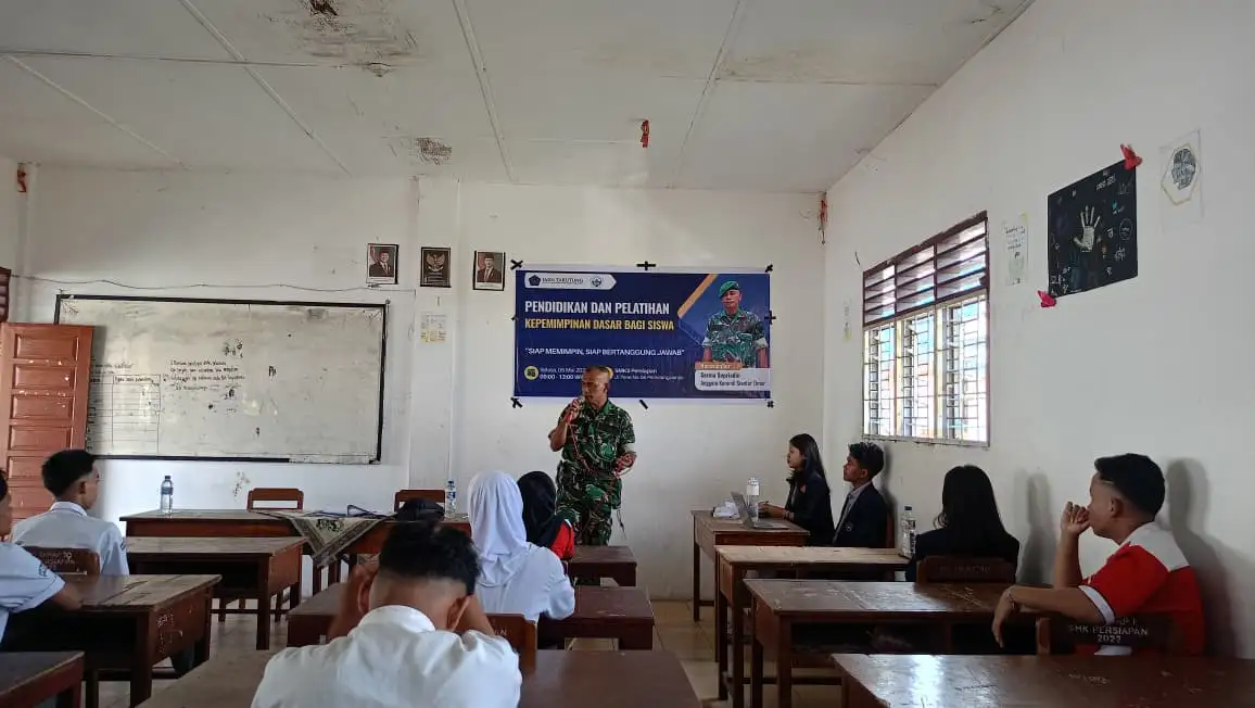 Tanamkan Jiwa Kepemimpinan Sejak Dini, Babinsa Siantar Timur Beri Pembekalan Wawasan Kebangsaan Kepada Pelajar.