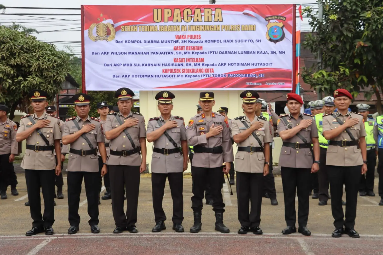 Wakapolres, Kasat Intelkam dan Kasat Reskrim Polres Dairi Berganti, Kapolres Tekankan Pengabdian Serta Tantangan Tugas.
