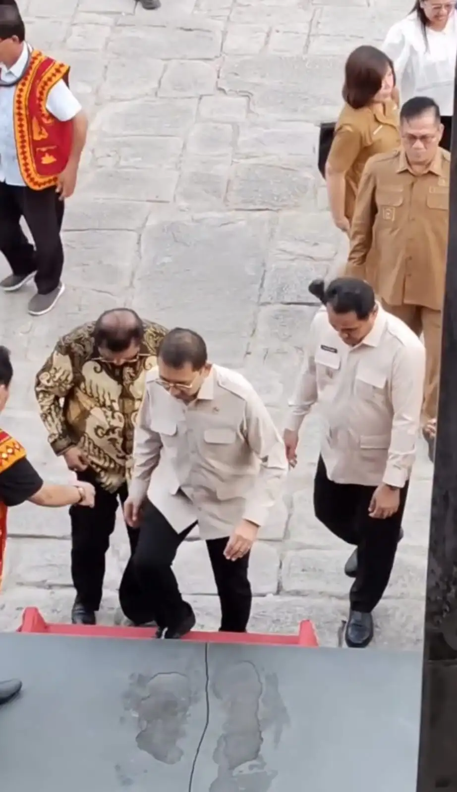 Menteri Kebudayaan Didampingi Wakil Bupati, Posisi Bupati dalam Rangkaian Kunjungan Jadi Perhatian