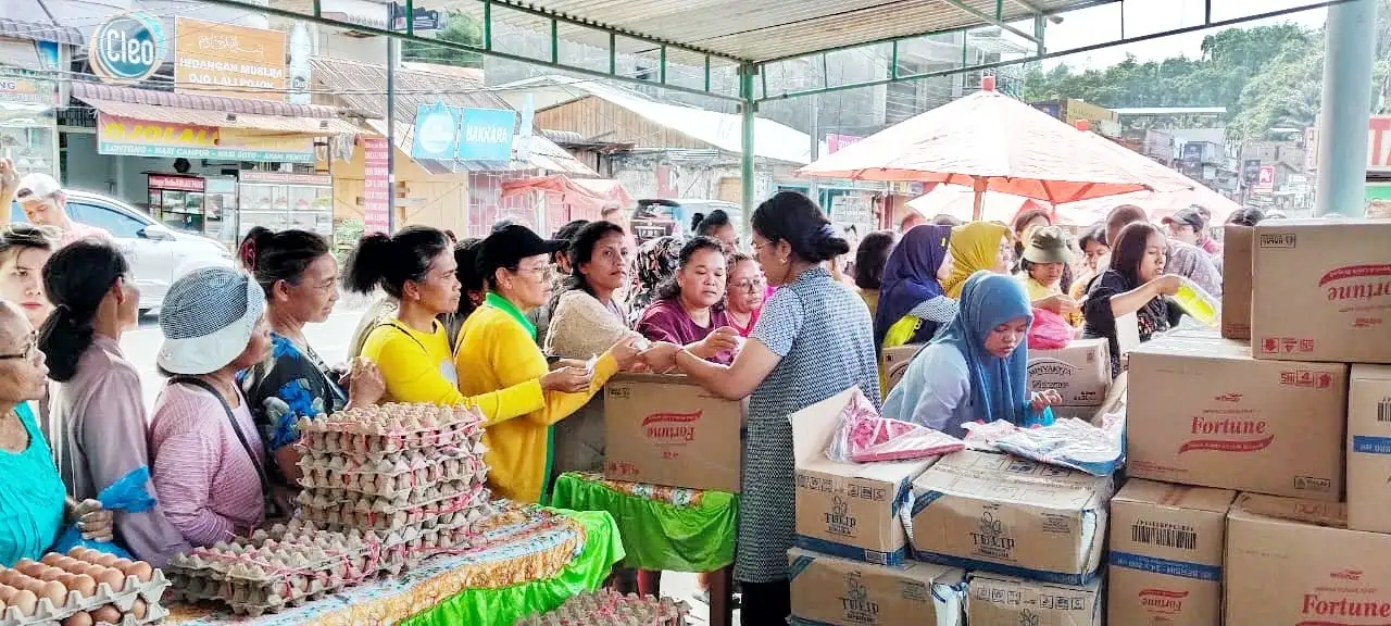 Gerakan Pangan Murah Dishanpangkan Simalungun di Kota Wisata Parapat Diserbu Warga