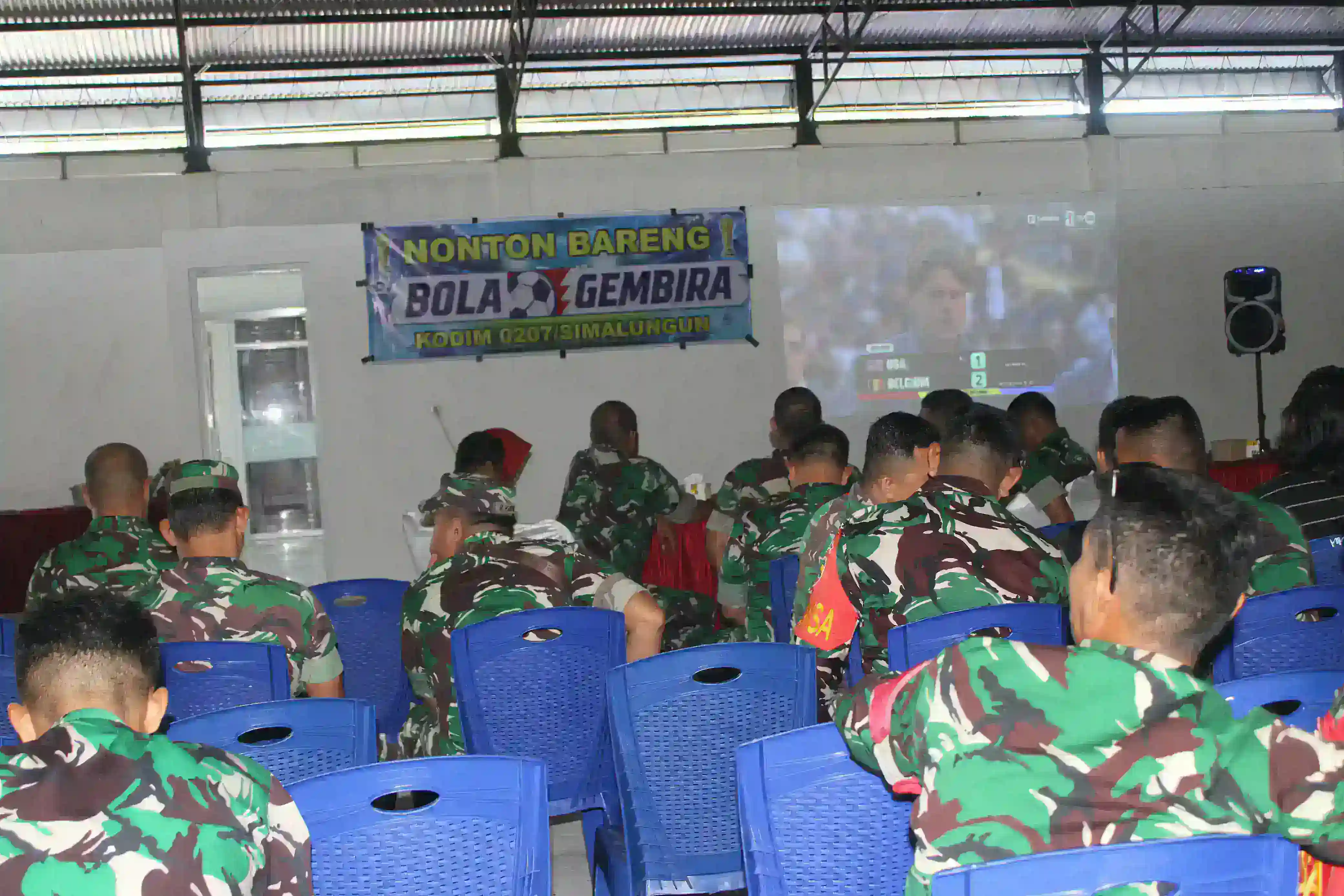 Kodim 0207/Simalungun Gelar Nobar Piala Dunia 2026, Satukan TNI Dan Masyarakat Dalam Semangat Kebersamaan.